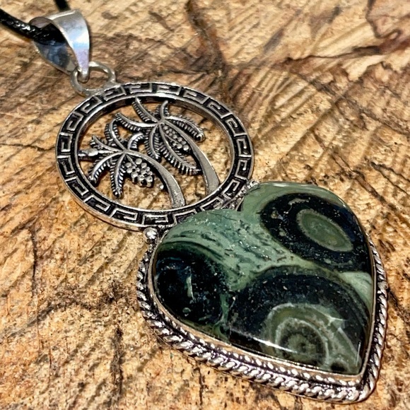 Kambaba Jasper Pendant “Peace & Tranquility Stone” - Picture 10 of 12